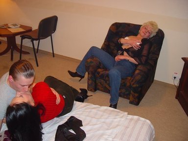 Mom shows her experience.