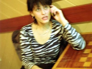 Simon strikes again... on his aunt !